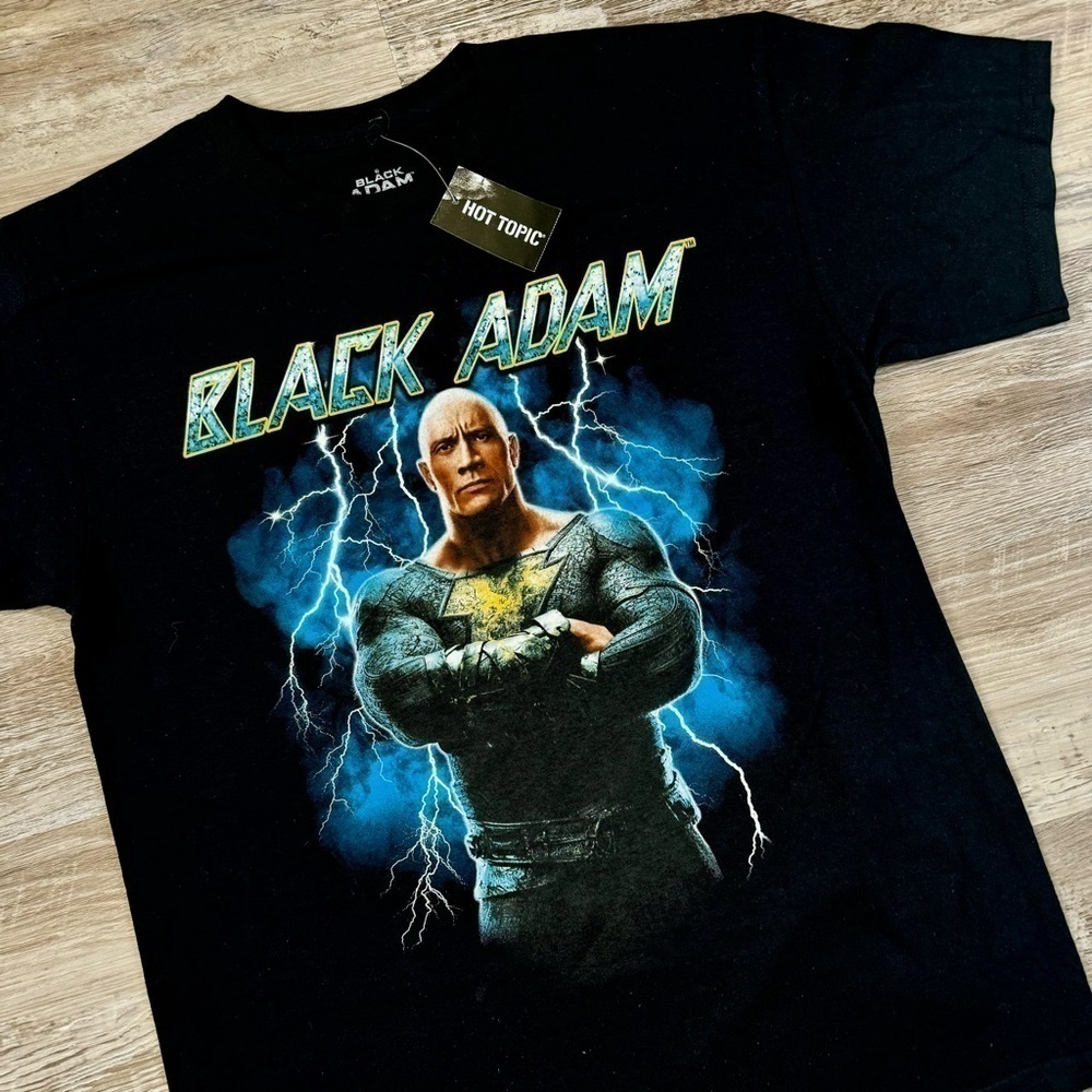 Black Adam The Rock movie t shirt
Rap style print
New with hot topic tagged